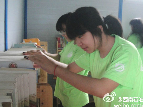 7��20�գ��巿����Đ��ĕ��ݽK��������ʯ�ʹ�W(xu��)У��(b��o)ӛ�߈F(tu��n)�(du��)�T����Ŭ���²����ꮅ���D��һ���(du��)�T������D���^����¶������ϲ��Ц����