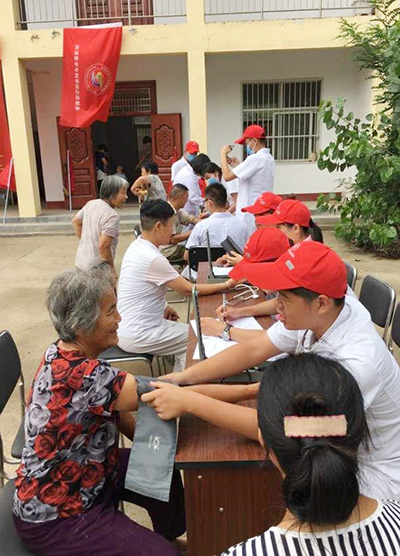 �ʝ��t(y��)�W(xu��)���ƌW(xu��)У���ഺ���� �۝M���g�������t(y��)������(w��)		