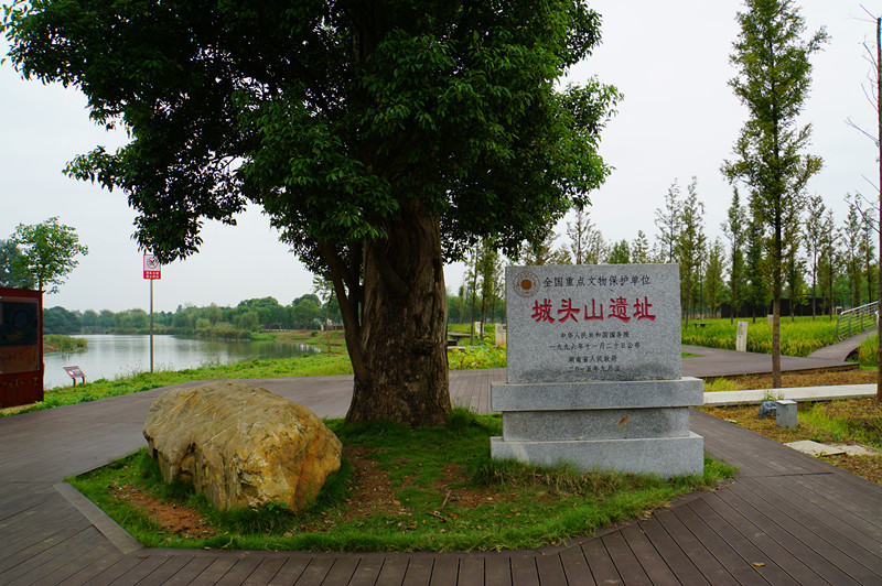 ���^ɽ�zַ�������H���Ї�(gu��)�������l(f��)�F(xi��n)�������������������������(n��i)�����S���Ĺų�ַ��߀�����u(p��ng)���Ї�(gu��)����ʮ���°l(f��)�F(xi��n)���Ї�(gu��)20���o(j��)100��(g��)���Ŵ�l(f��)�F(xi��n)֮һ�����zӰ����־�ۣ�