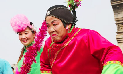 ���՝}�ϴ����һ���׻��(d��ng)���ʼ������L(f��ng)茹�����������������Ť������2��16�գ������һ�@�����}�Ͽh�e�����S����ʵĽ��^�Ļ����(d��ng)�����y(t��ng)���׶��˶������ζ����������Ⱥ���[�´����g�gϲϲ�^������׌��(ji��)�՝}�Ǹ��ӽk����ʡ���Ԕ��(x��)�� 