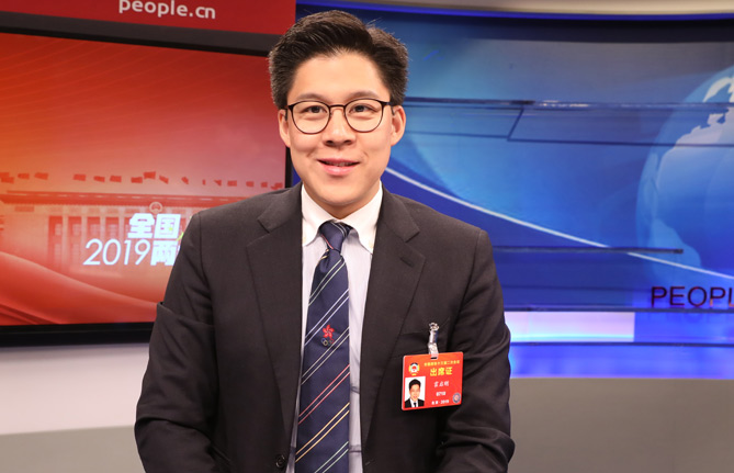 全國(guó)政協(xié)委員、香港各界青少年活動(dòng)委員會(huì)執(zhí)行主席霍啟剛：推動(dòng)年輕人積極參與國(guó)家發(fā)展進(jìn)程