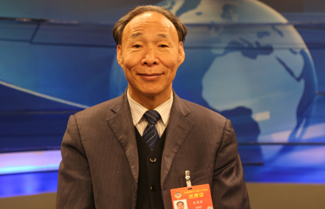 全國(guó)政協(xié)常委、中國(guó)作家協(xié)會(huì)副主席白庚勝：民族文化的保護(hù)與發(fā)展