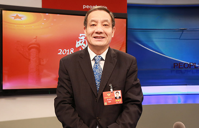 全國(guó)政協(xié)常委、湖南省人大常委會(huì)副主任楊維剛：創(chuàng)建“數(shù)字政府”賦能數(shù)字經(jīng)濟(jì)發(fā)展