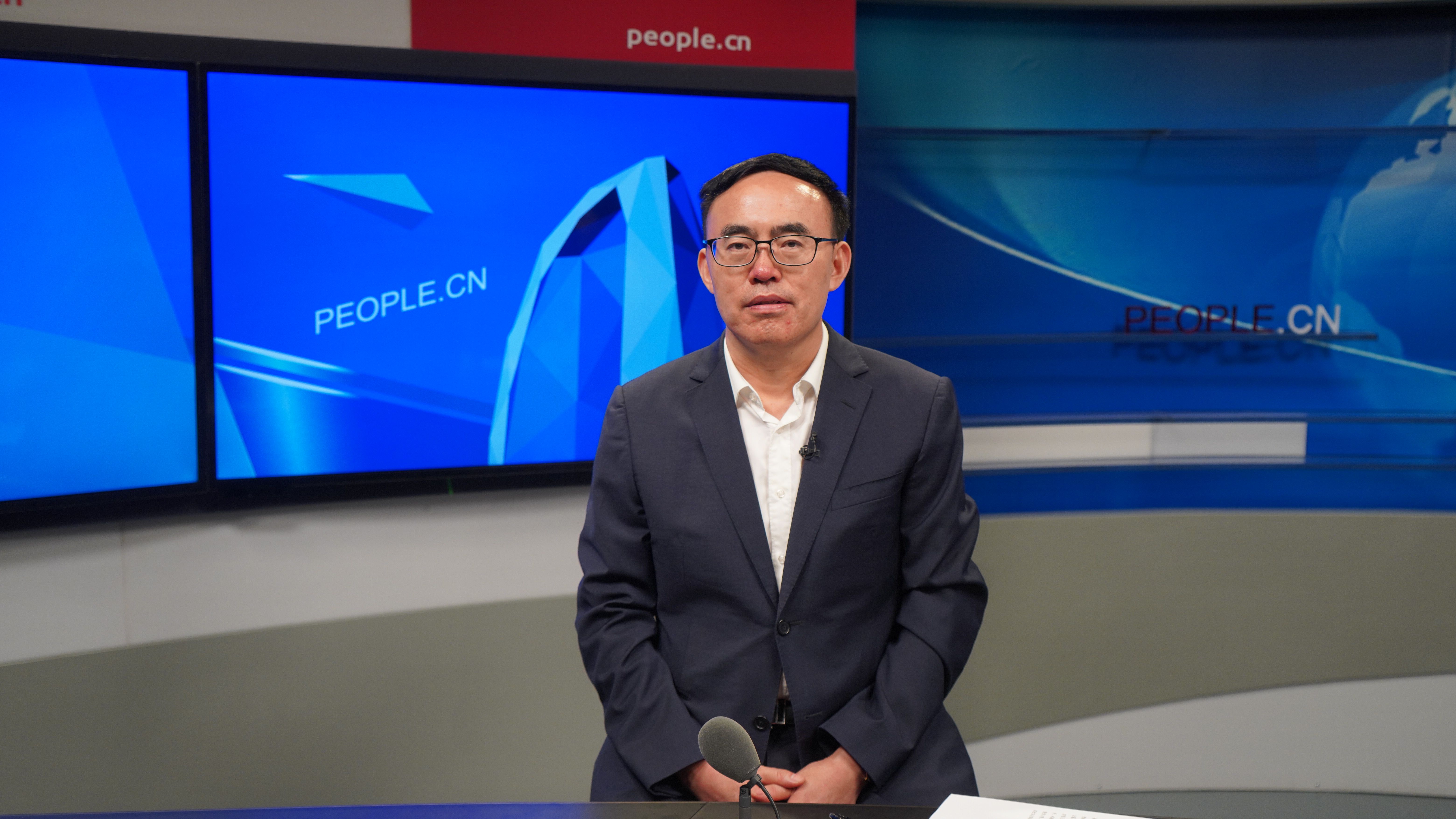 中國(guó)科學(xué)院院士、北京大學(xué)第六醫(yī)院院長(zhǎng)陸林做客人民網(wǎng)。實(shí)習(xí)生趙晉杰攝