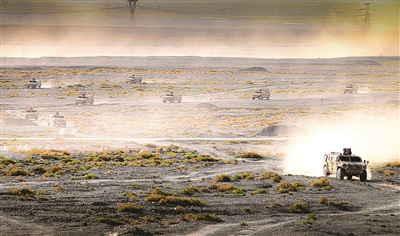 陸軍某部組織遠程機動訓(xùn)練